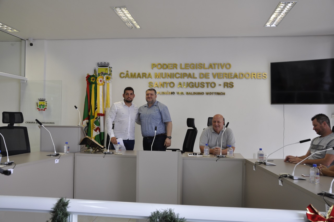 👏 MAICON LOPES FOI EMPOSSADO O NOVO PRESIDENTE DA CÂMARA MUNICIPAL DE VEREADORES