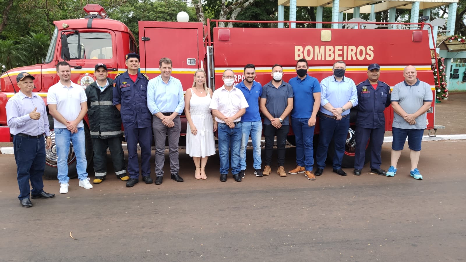 🚒 PODER LEGISLATIVO PRESENTE EM ENTREGA DE CAMINHÃO DE BOMBEIROS